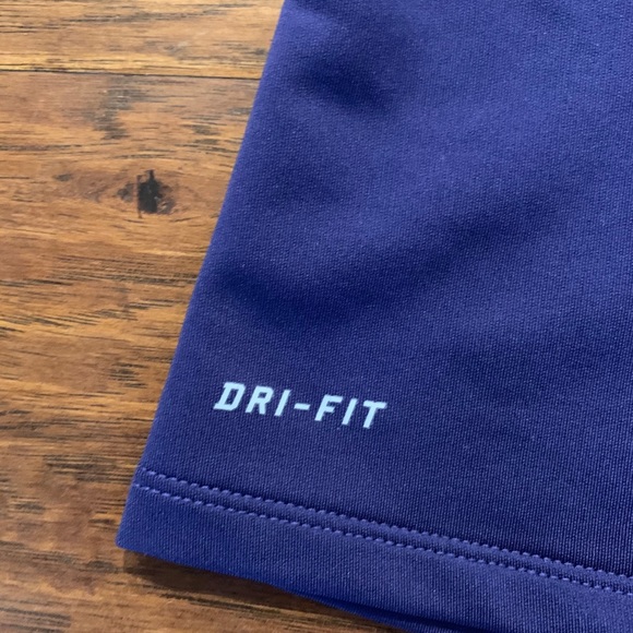 Matching Nike Running Jacket + Shorts - Picture 4 of 12